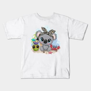 Cute koala, owlets and crab. Beach theme. Kids T-Shirt